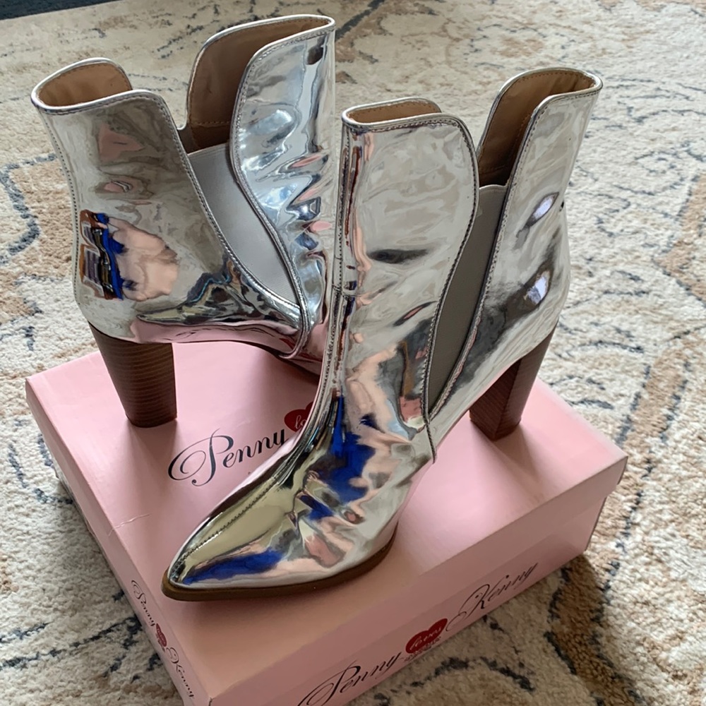 NWT Silver Mirror Metallic Boots